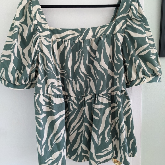 New Look Curve Zebra Print Top - Picture 1 of 4